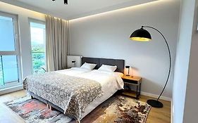 Bnp Luxury Old Town 24H Check-In, Business And Pleasure